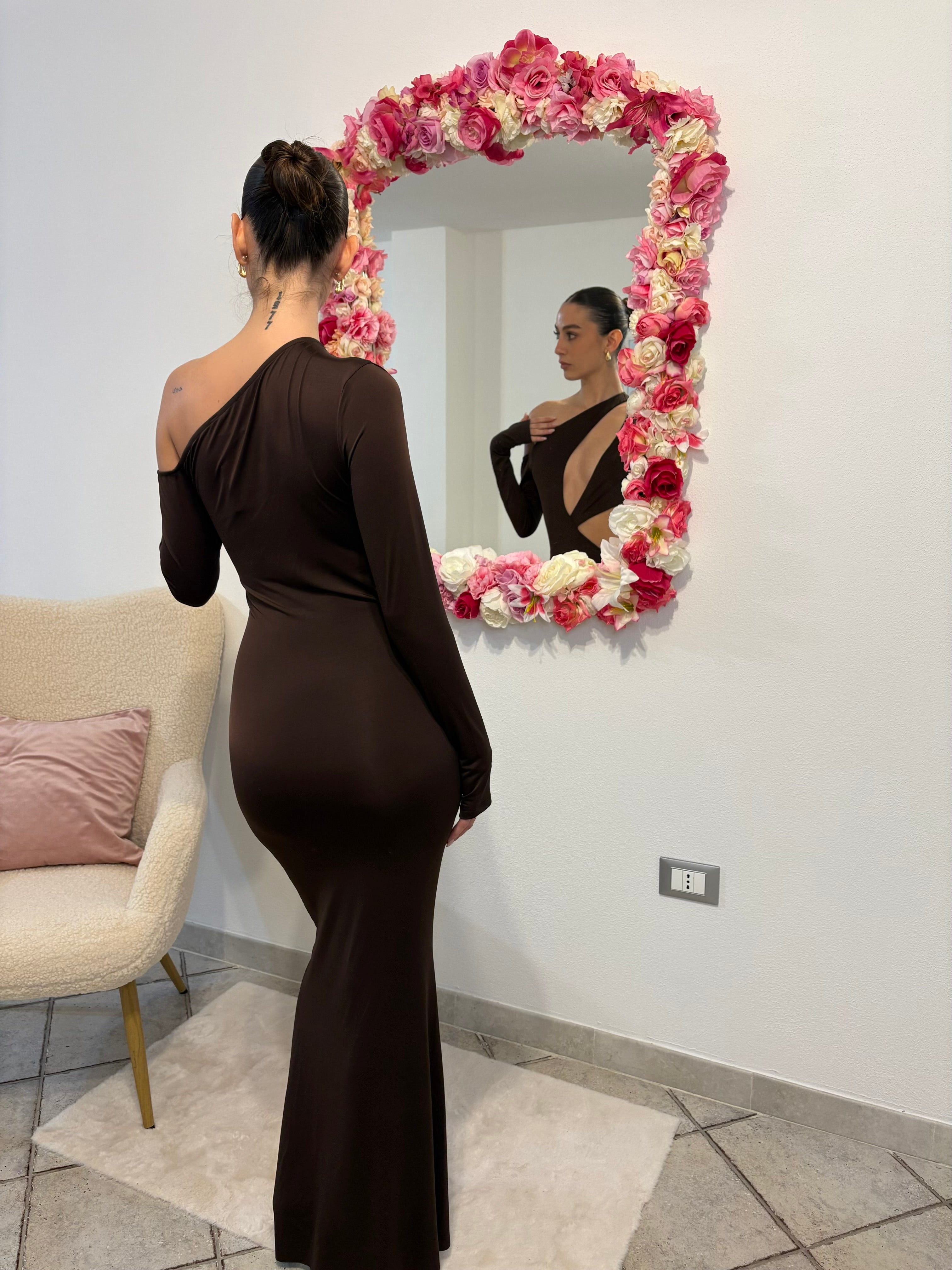 Maxidress con scollatura frontale