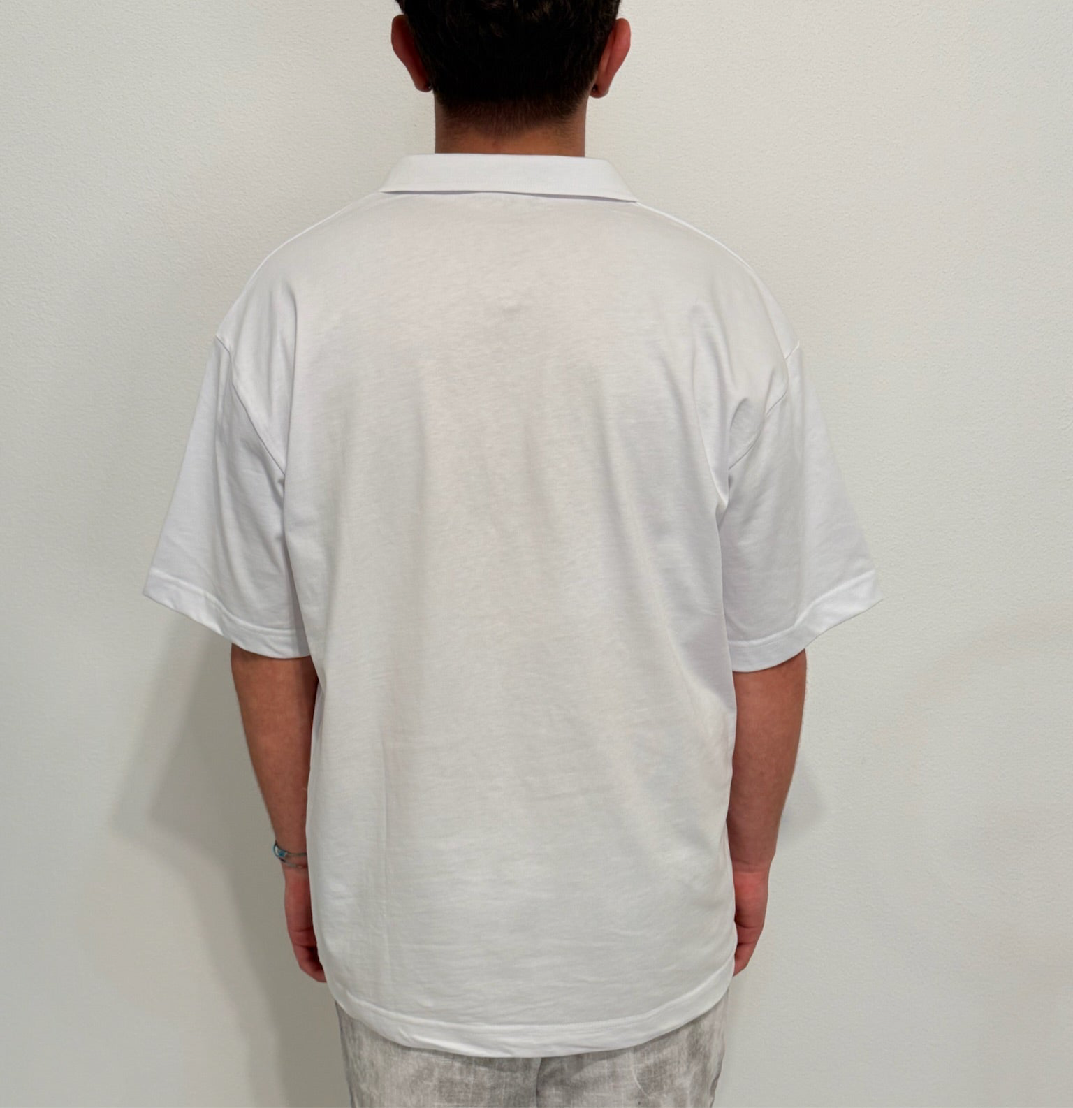 T-shirt con zip
