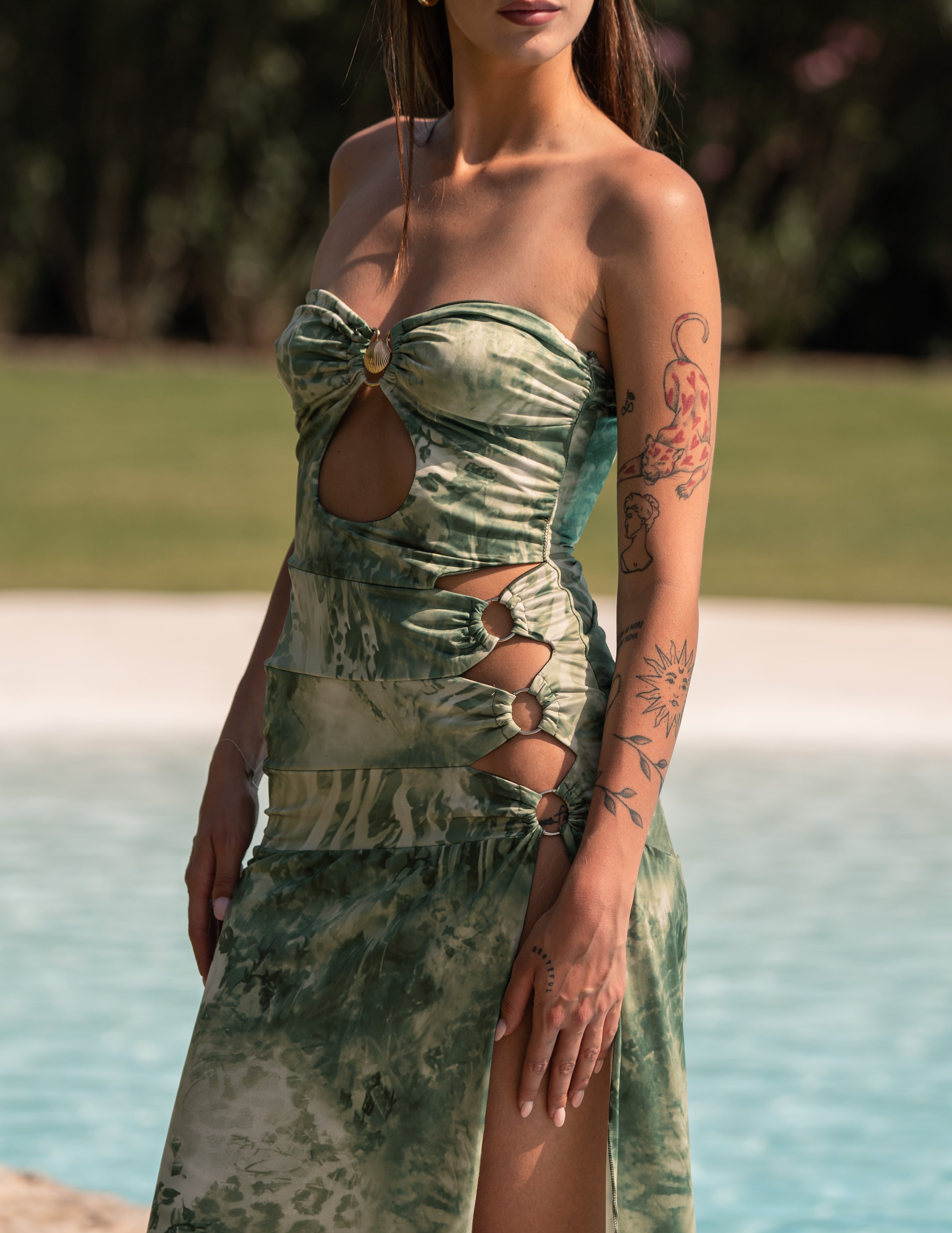 Dress shell